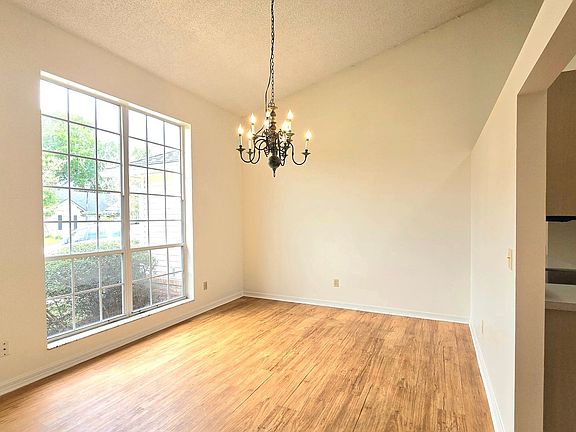 4th image of 8636 N Charlesgate Cir