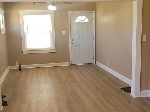 3rd image of 1722 Greeley Ave