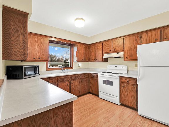 2nd image of 1621 Woodridge ROAD