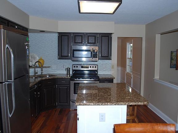 5th image of 32889 Ashdown Dr