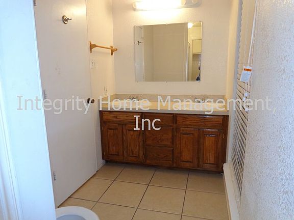 5th image of 5703 Shadydell Dr