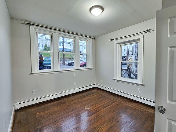 5th image of 179 Campbell Ave APT 101