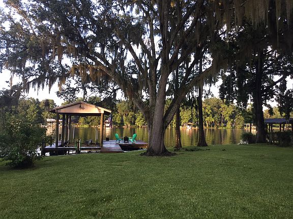 3rd image of 49 Swimming Pen Dr