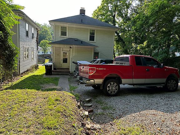 2nd image of 1626 Mabert Rd