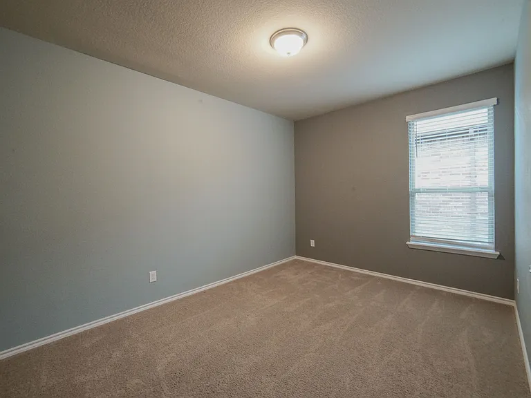 4004 Stone Trail Dr — Photo 17