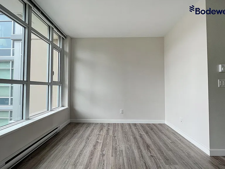 711 Breslay St #301 — Photo 6