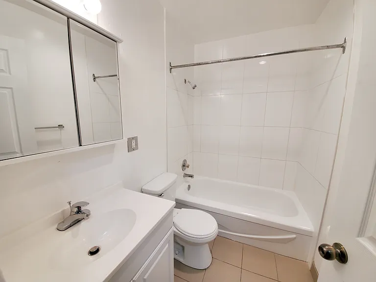 702 Gloucester St #302 — Photo 19