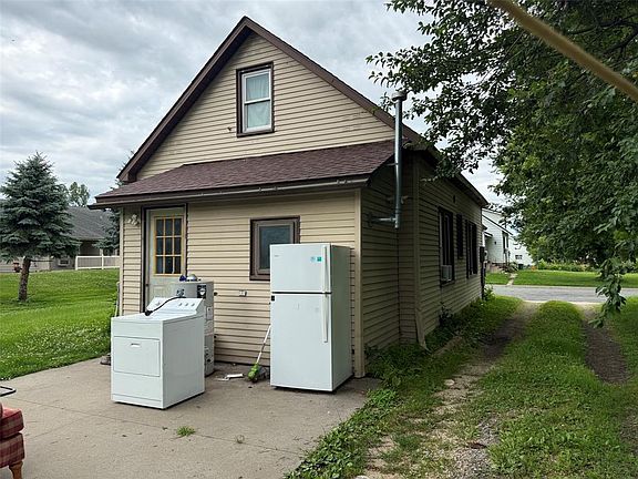 5th image of 224 Ruth Avenue