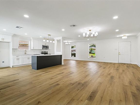 4th image of 676 W Marlin Ct