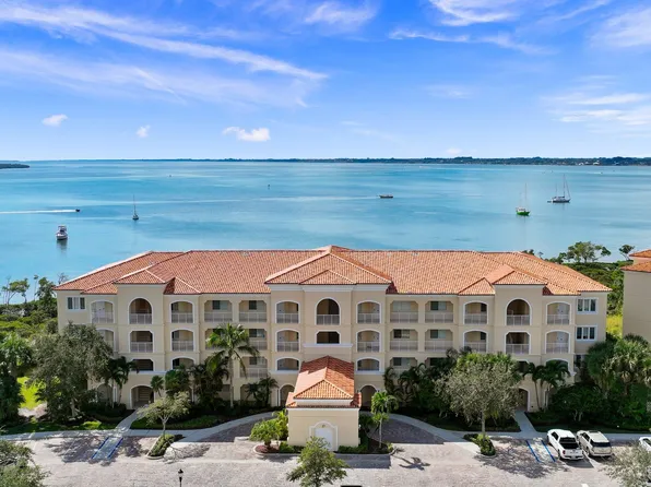 27 Harbour Isle Drive W #202, Hutchinson Island, FL 34949