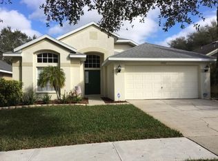 17012 Hawkcrest Dr, Lithia, FL 33547