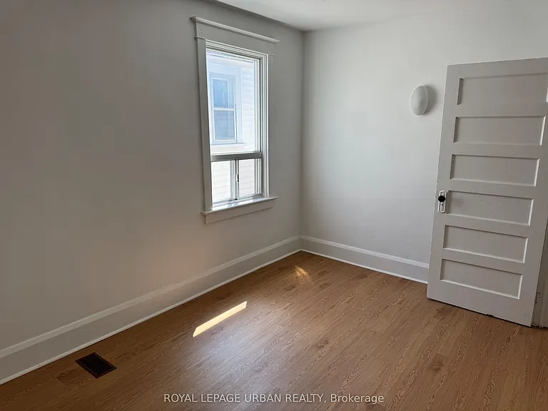 405 Milverton Blvd #UPPER — Photo 10
