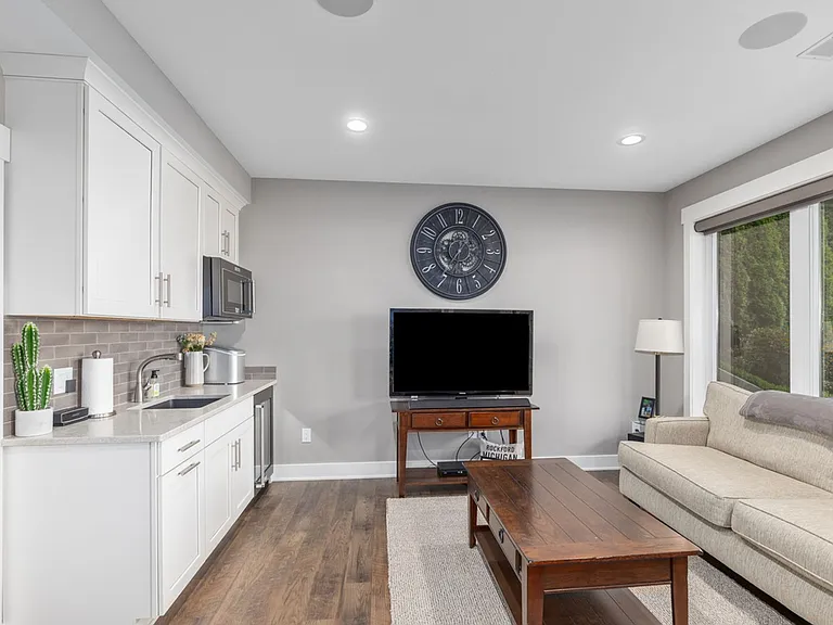 7002 Silver Lake Dr NE — Photo 23