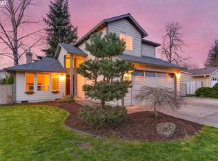 955 SE 33rd St, Troutdale, OR 97060
