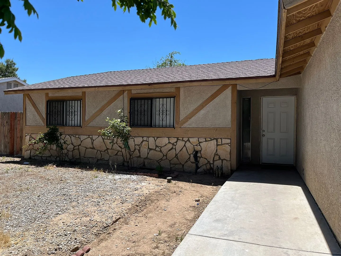 Coming Soon! 3 bedroom 2 bathroom available in Adelanto! — Photo 1