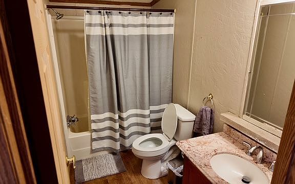 2nd image of 481 Eagle Ln