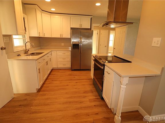3rd image of 427 McIntire Dr