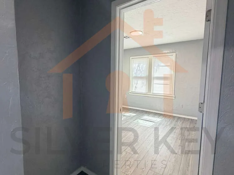 1610 SW E Ave — Photo 7