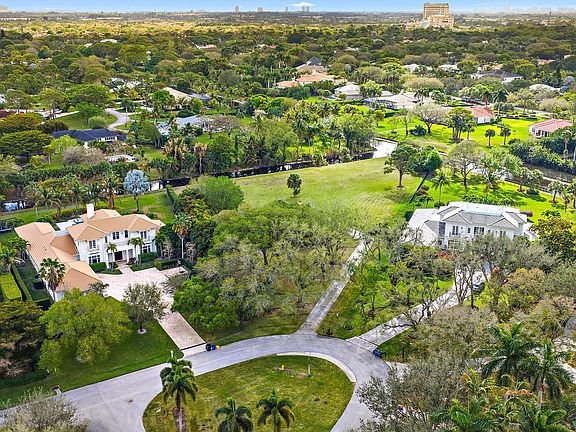 2nd image of 8090 Native Dancer Road E