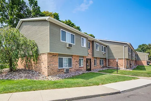 Lake Vista Apartment Homes Photo 1
