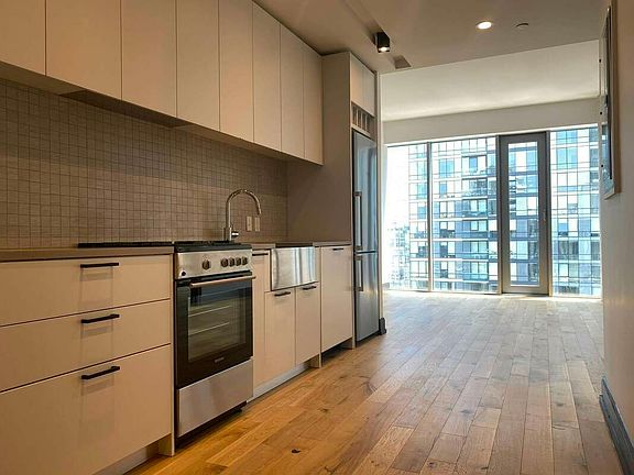 4th image of 42-36 27th St #511