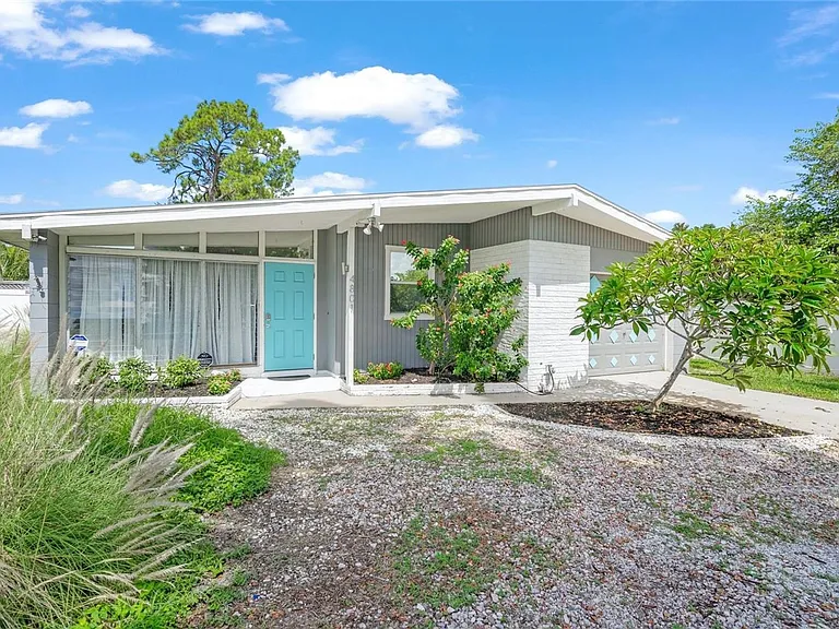 4801 Sarasota Ave — Photo 1