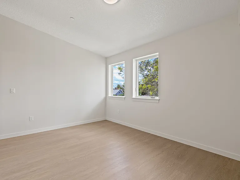 Duke Henry Flats — Photo 22