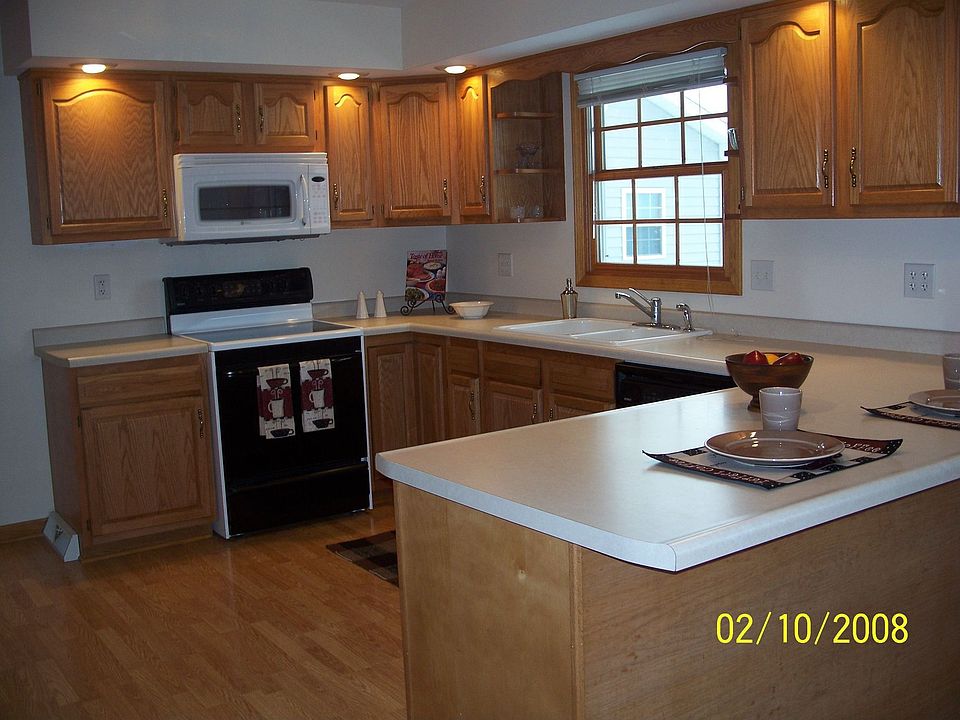 1st image of 1221 E Arnold St