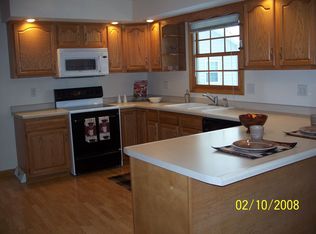 1221 E Arnold St, Sandwich, IL 60548