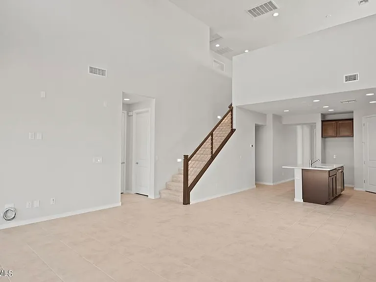 32325 N Vernal Ln — Photo 11