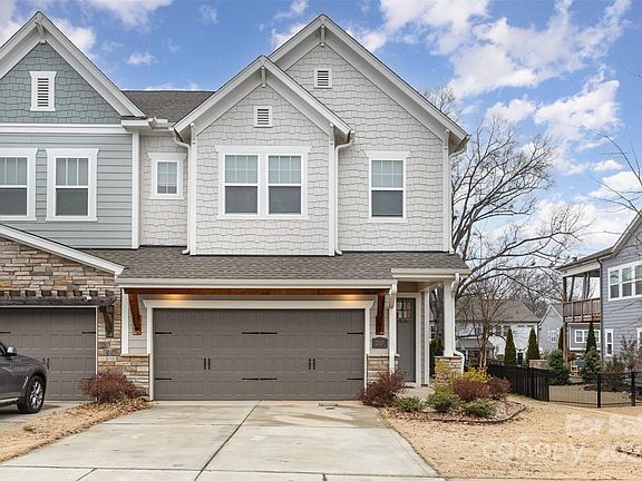 3rd image of 2517 Lydia Ave