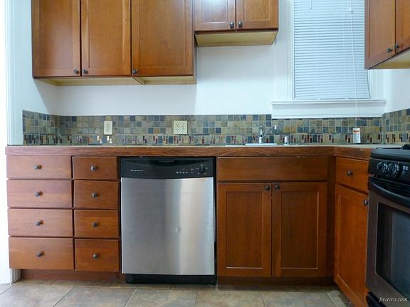 2nd image of 2400 Van Ness Ave APT 4
