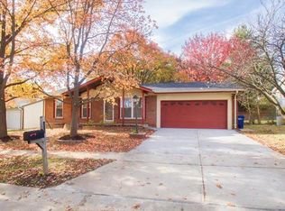 665 Green Hedge Dr, Fenton, MO