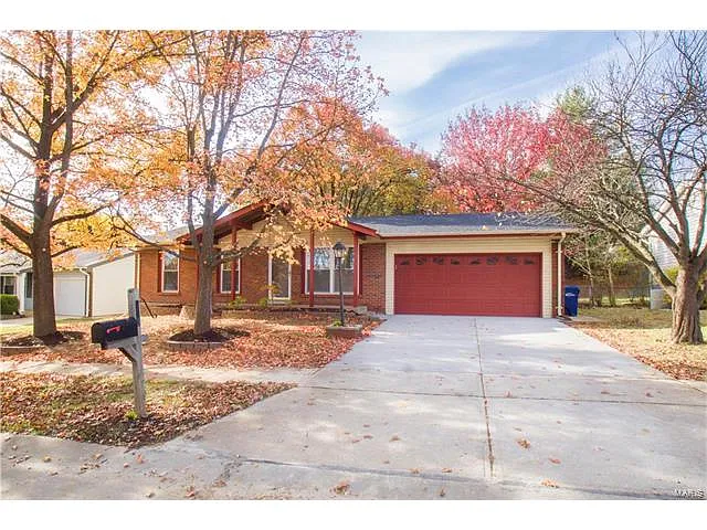 665 Green Hedge Dr photo 1