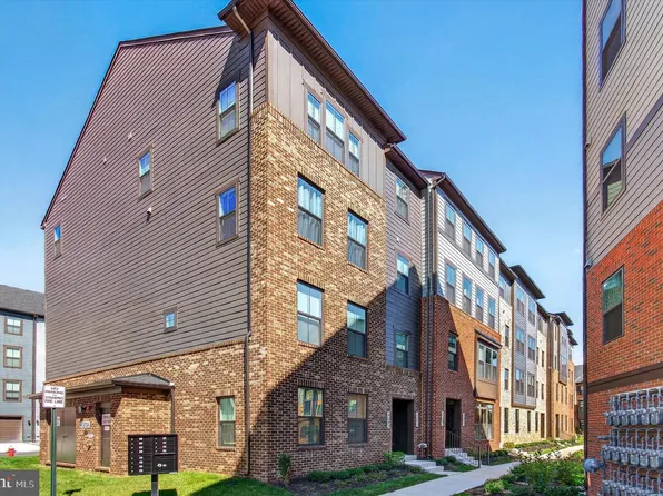 4373 Black Tulip Way #241, Chantilly, VA 20151
