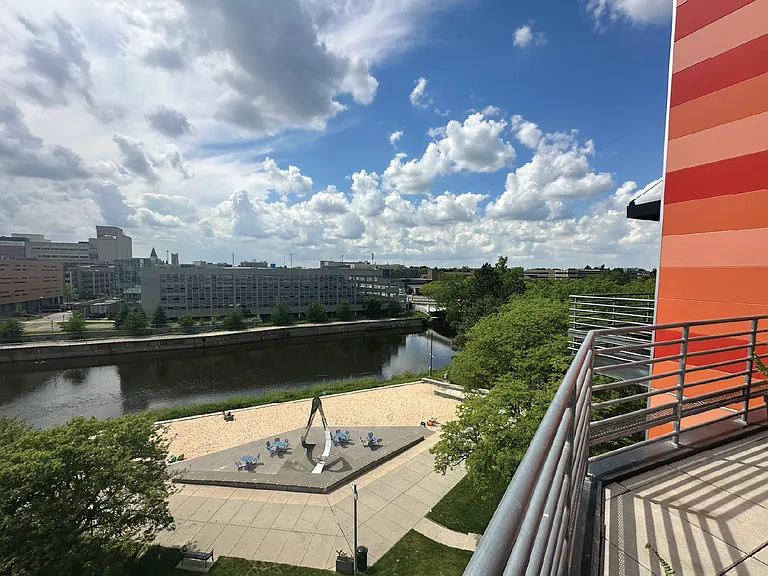 Marketplace — Photo 17