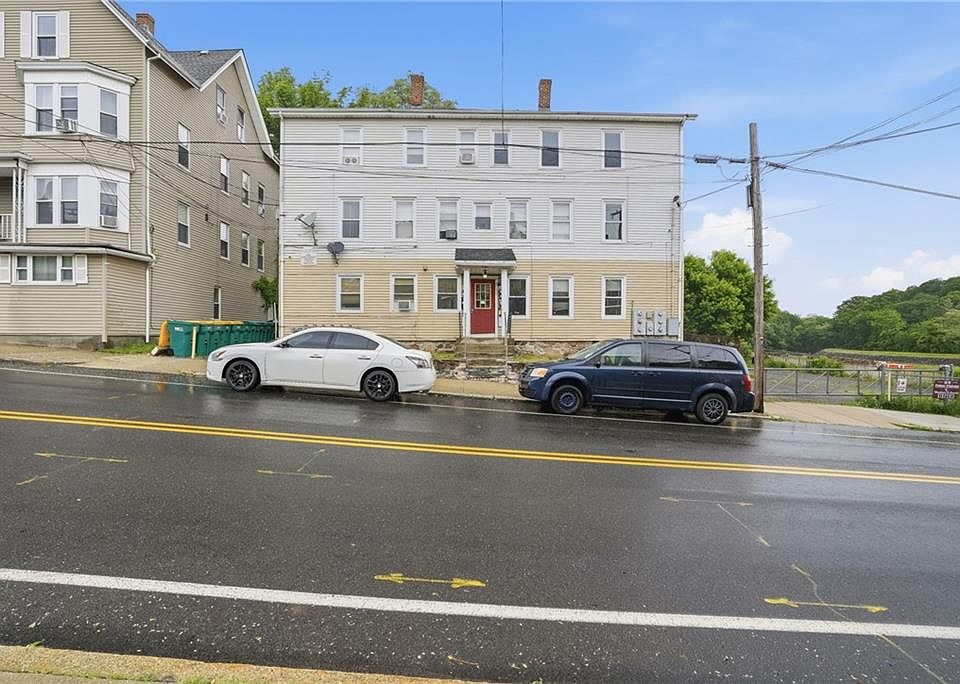1st image of 130 East School St