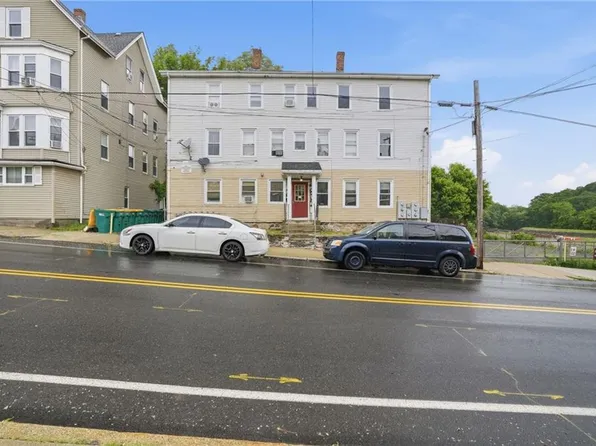 130 East School St, Woonsocket, RI 02895