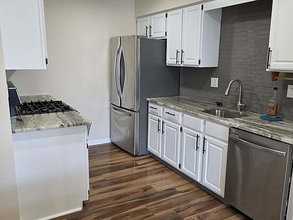 4th image of 112 Fair Oaks Ct