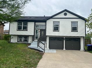1311 Aspen Dr, Greenwood, MO 64034