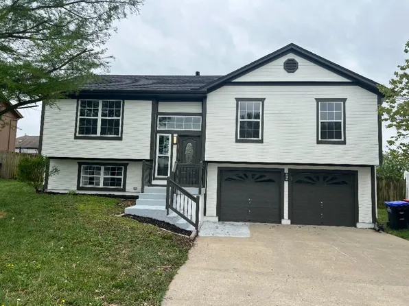 1311 Aspen Dr, Greenwood, MO 64034