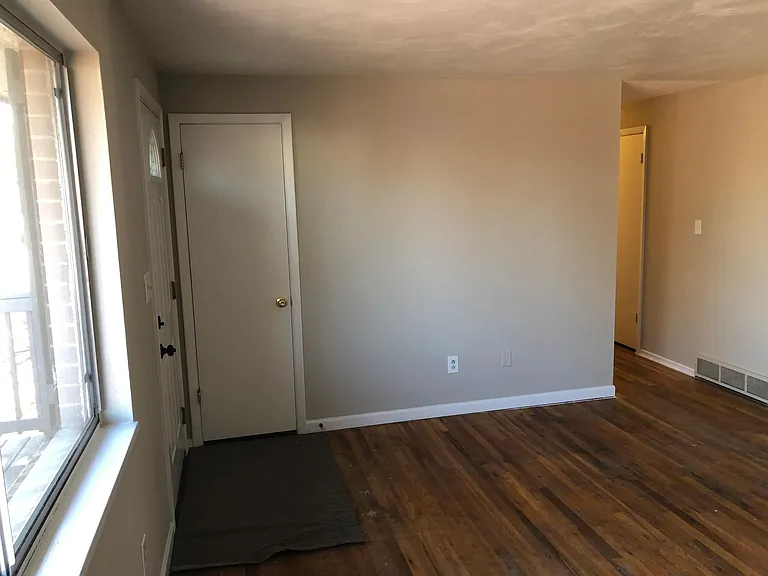 707 James St — Photo 13
