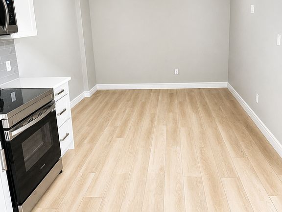 5th image of 16213 31st Ave SW
