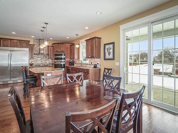5th image of 2465 Copper Creek Dr