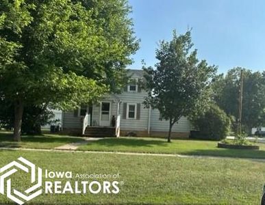 677 Center St W, Britt, IA, 50423