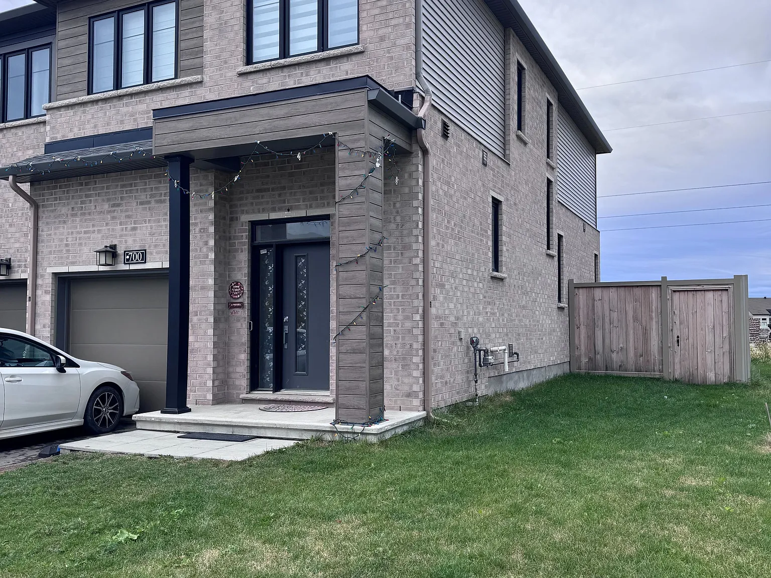 3 bed, $2,749 — Photo 3