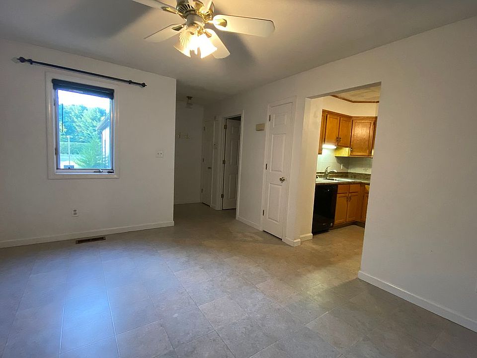 2 Far View Cmns Southbury CT Zillow