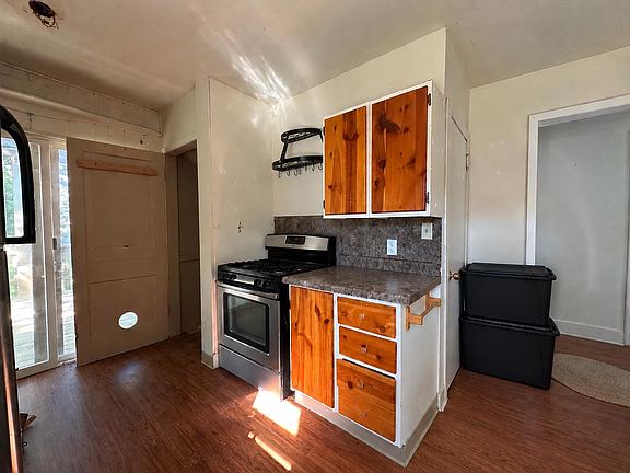 3rd image of 547 N Walnut St