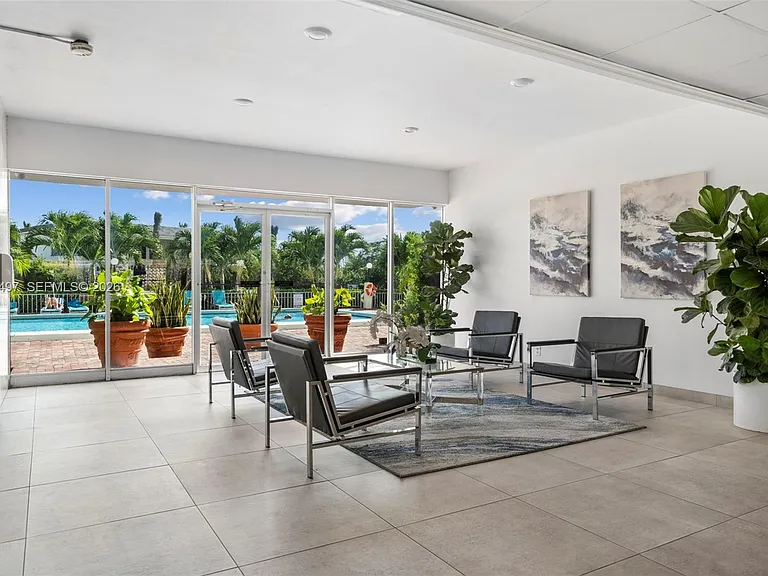 401 Golden Isles Dr #304 — Photo 4