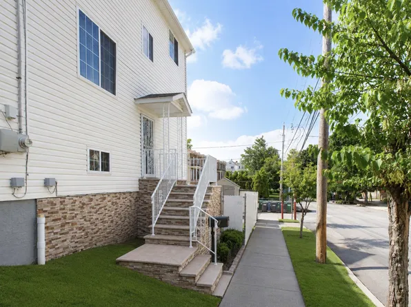 36 Rockwell Avenue image 1 of 28